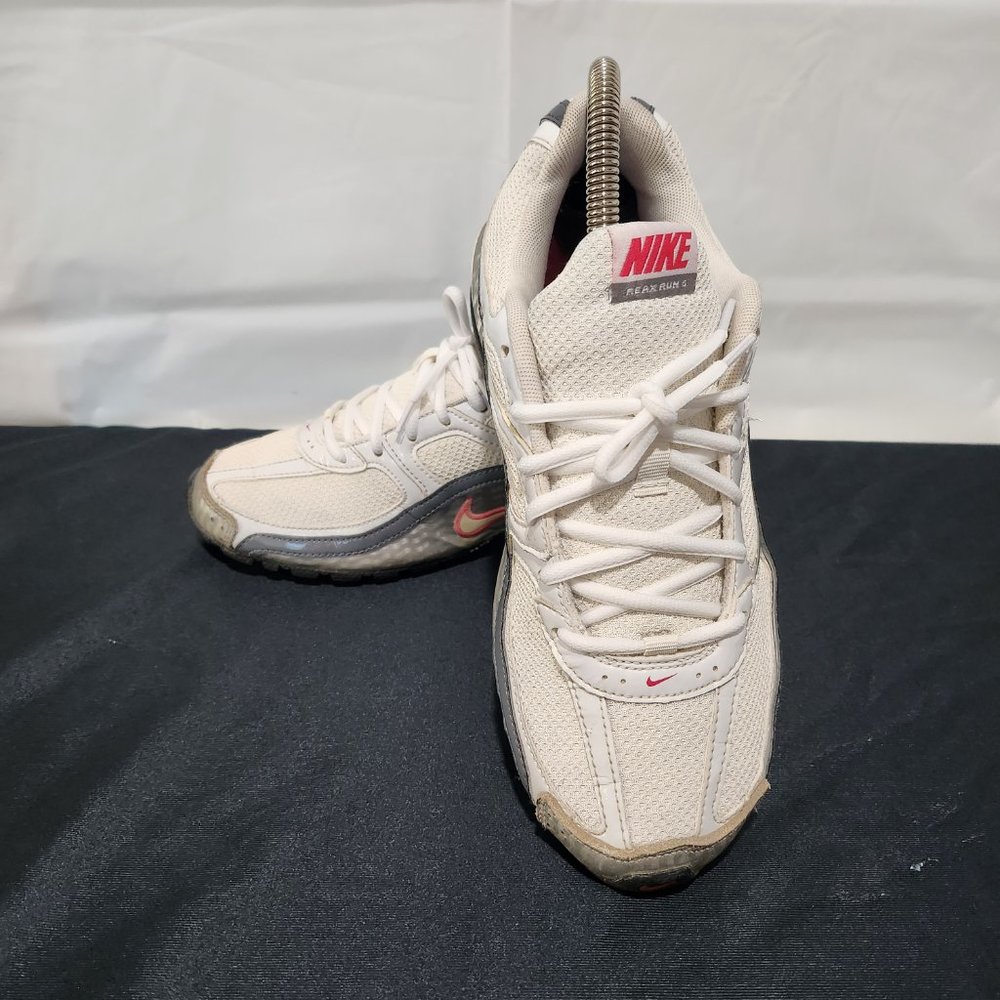 Nike Reax Run 5 Women's Size 8 - image 2